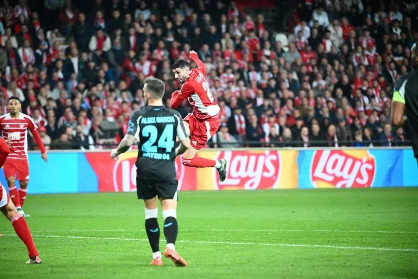 Pierre Lees-Melou avait marqué d'une reprise de volée splendide avec Brest contre le Bayer Leverkusen en Ligue des champions (1-1, le 23 octobre 2024. (A. Réau/L'Équipe)